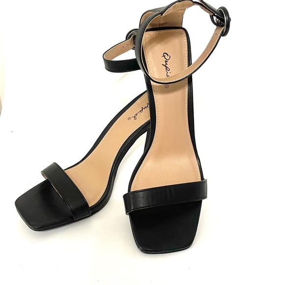 Women's Hell Sandals size 8 - NEW ITEM - Picture 1 of 5